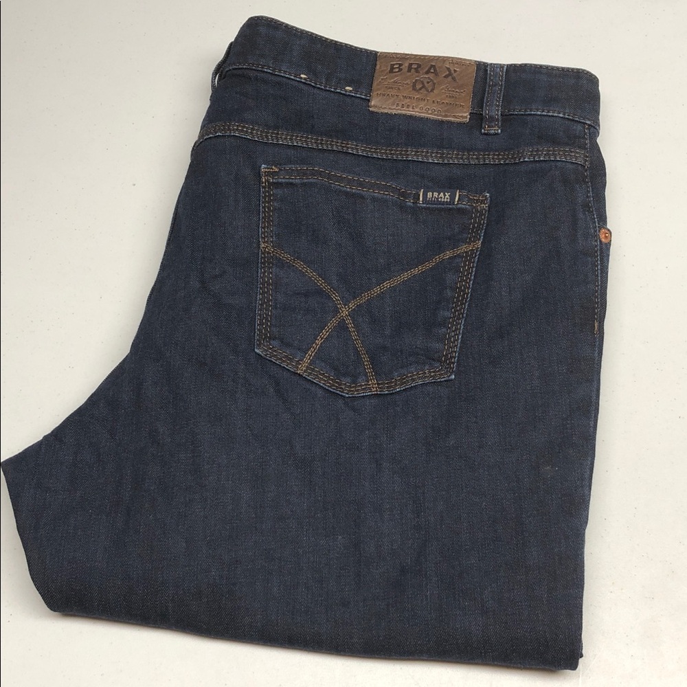 LIKE NEW MENS BRAX REGULAR FIT JEANS 42x30 ⭐️